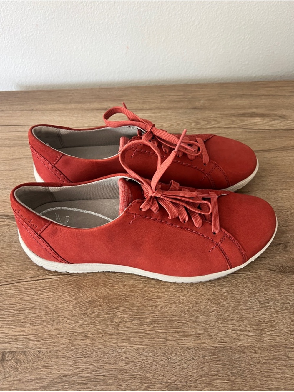 Dansko Womens Leela Red Chili Sneaker Waterproof Nubuck Size 40